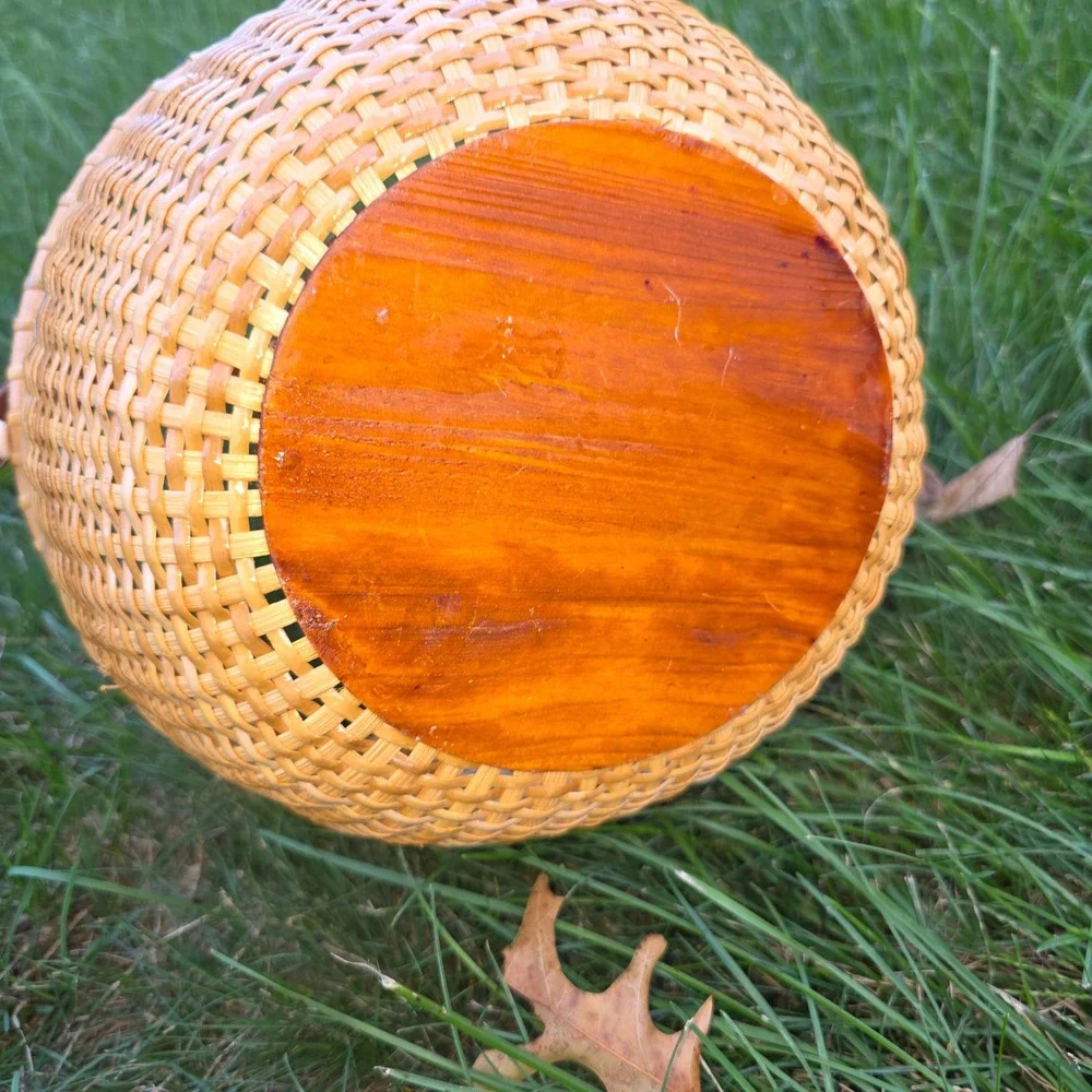 Hand Woven Nantucket Style Round Basket Wood Base Fixed Handle Honey Brown 10in